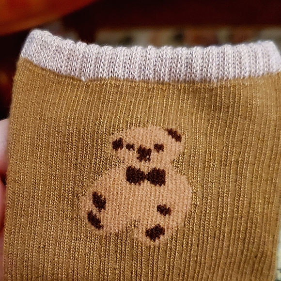 2 pack pair of 🧸 socks made of cotton, polyester, spandex blend. Black & brown. - Picture 6 of 8